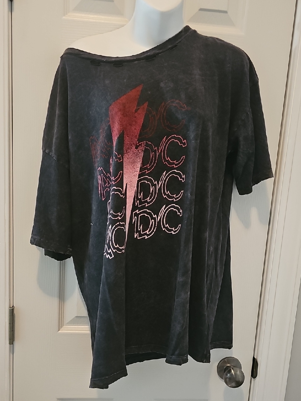 Promesa Black Short-Sleeve Tee with Red Lightning Graphic